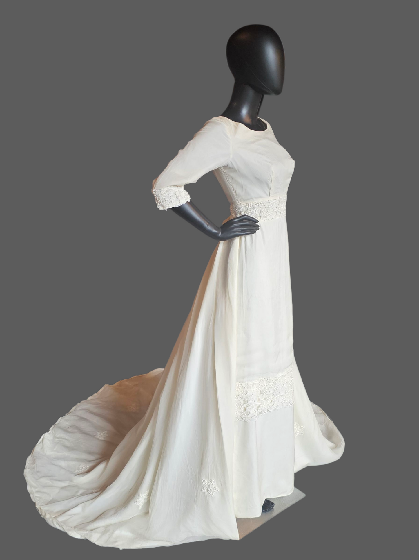 Vintage 60's Straight Cut Bateau Neck 3/4 Sleeve Wedding Gown W/Detachable Train