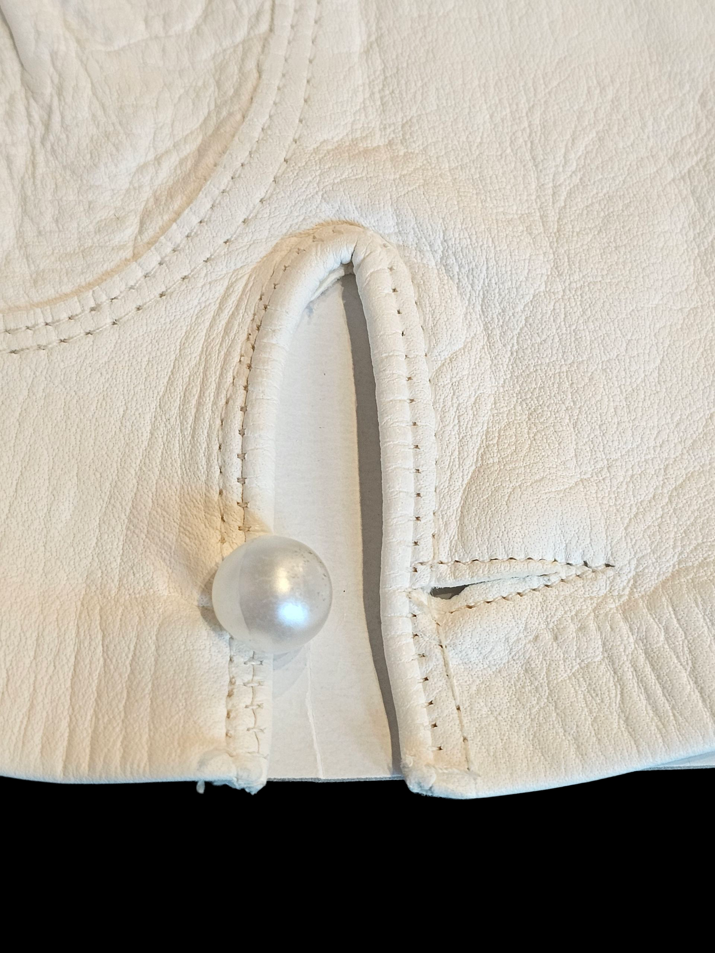 Vintage White Leather Wrist Glove