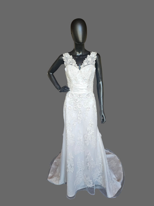 White 3D Floral Lace Straight Cut / Flared V-Neck Wedding Gown - MTA Solano