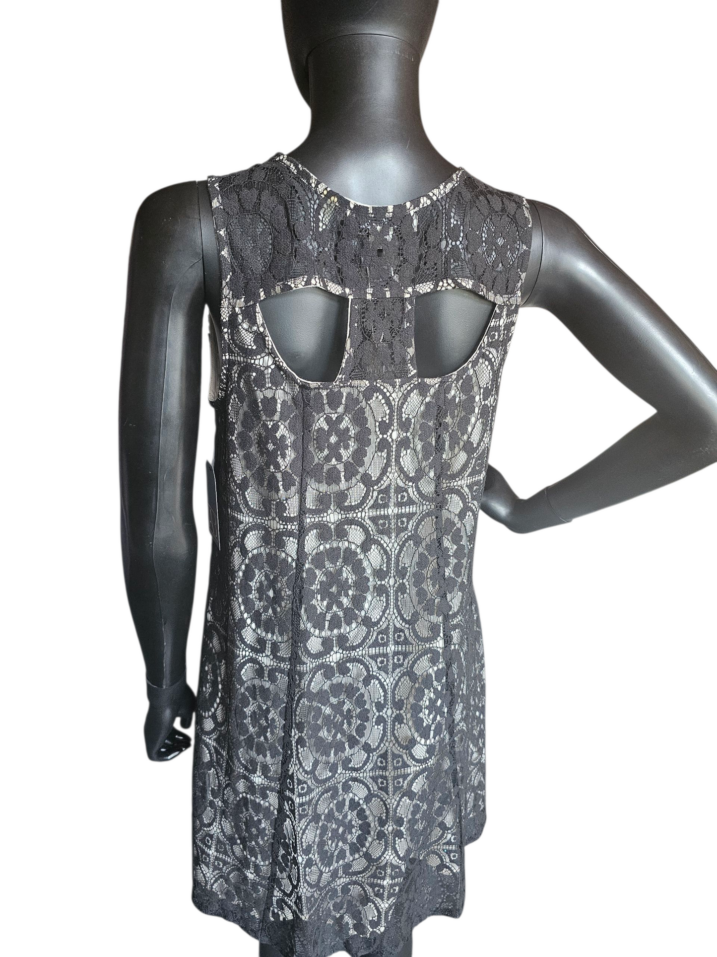 Black/White Lace Overlay Shift Dress - NWT - Simply Noelle