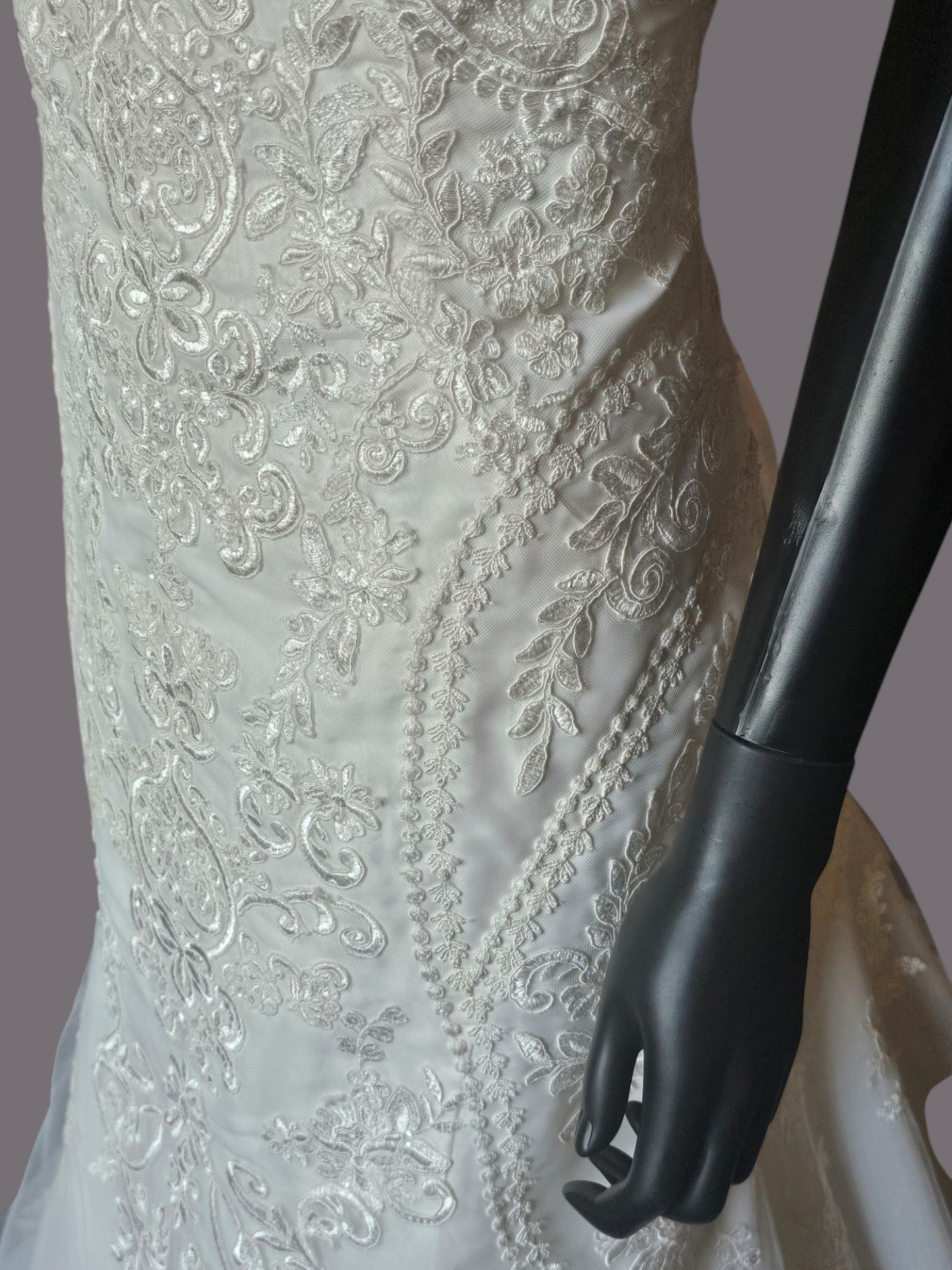 Ivory Embroidered Mermaid/Fit Flare Wedding Gown - Stella York NWT