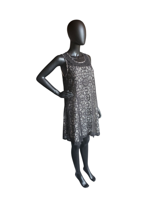 Black/White Lace Overlay Shift Dress - NWT - Simply Noelle