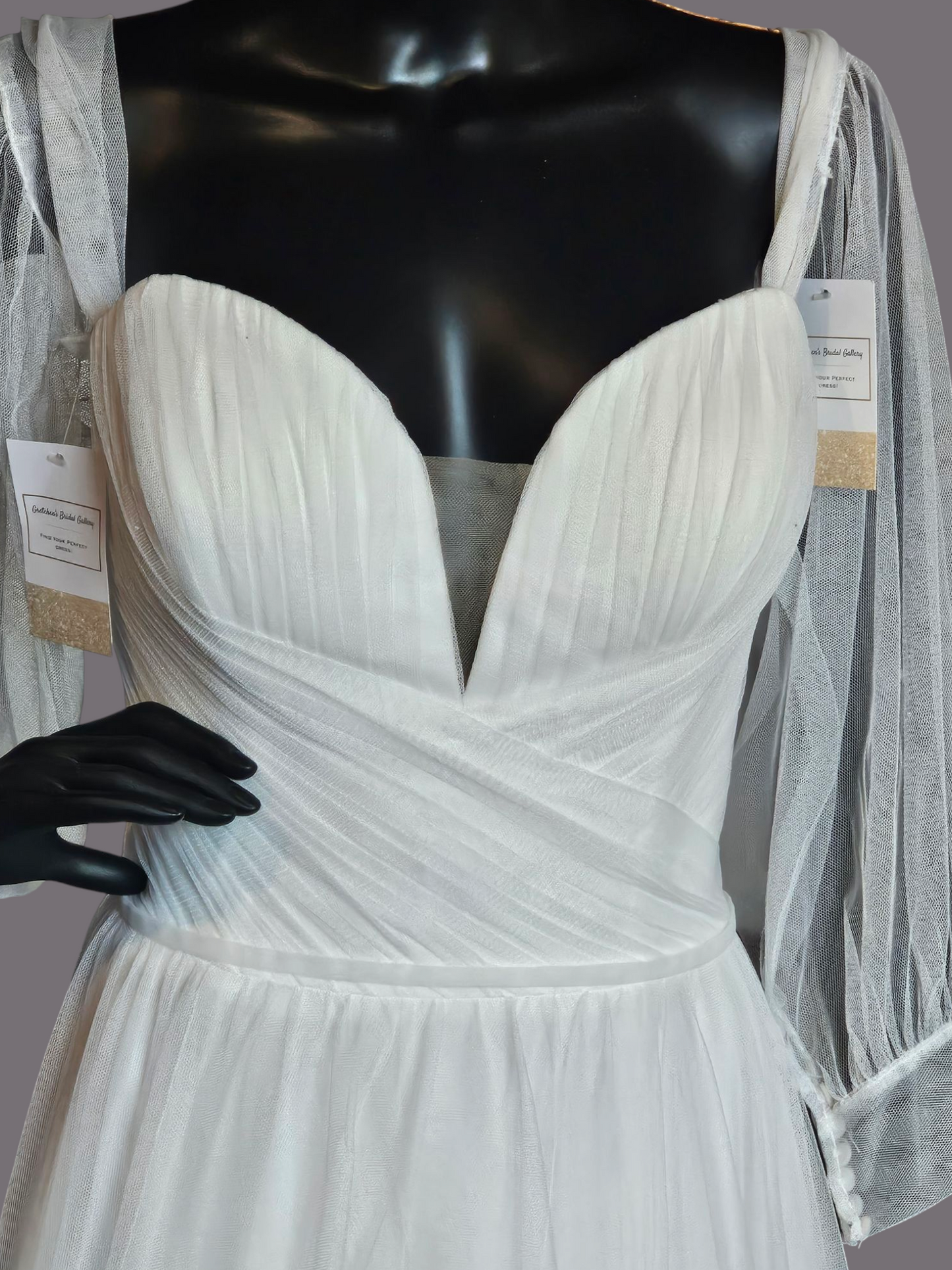 Sweetheart Plunge Detached Sleeve Ivory Netting Wedding Gown