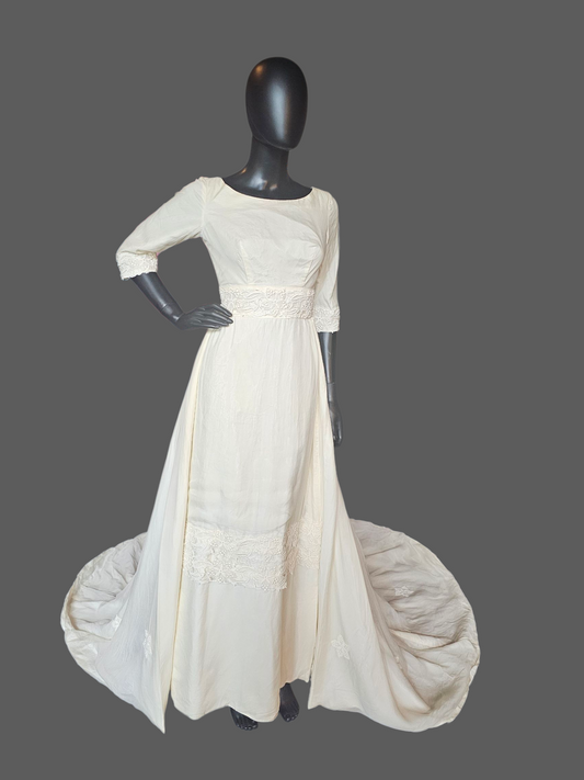 Vintage 60's Straight Cut Bateau Neck 3/4 Sleeve Wedding Gown W/Detachable Train