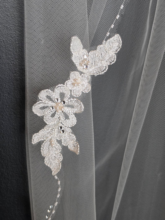 Lace Detail Seed Bead Edge Single Layer Veil