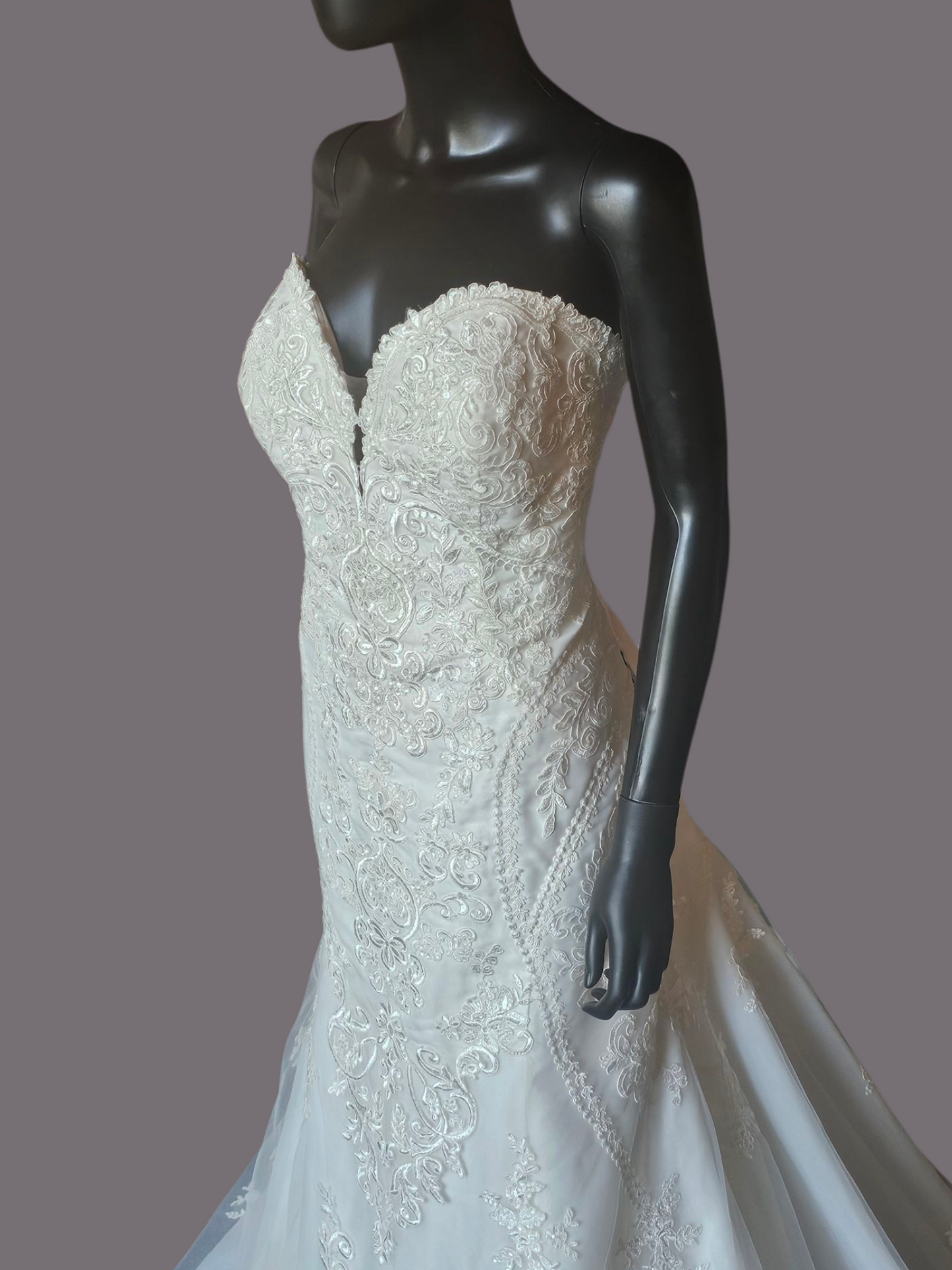 Ivory Embroidered Mermaid/Fit Flare Wedding Gown - Stella York NWT