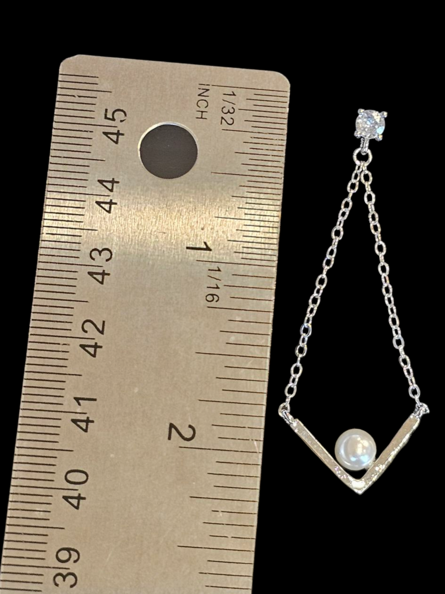 Silver/Chain/Pearl V Dangle Earring - marionat