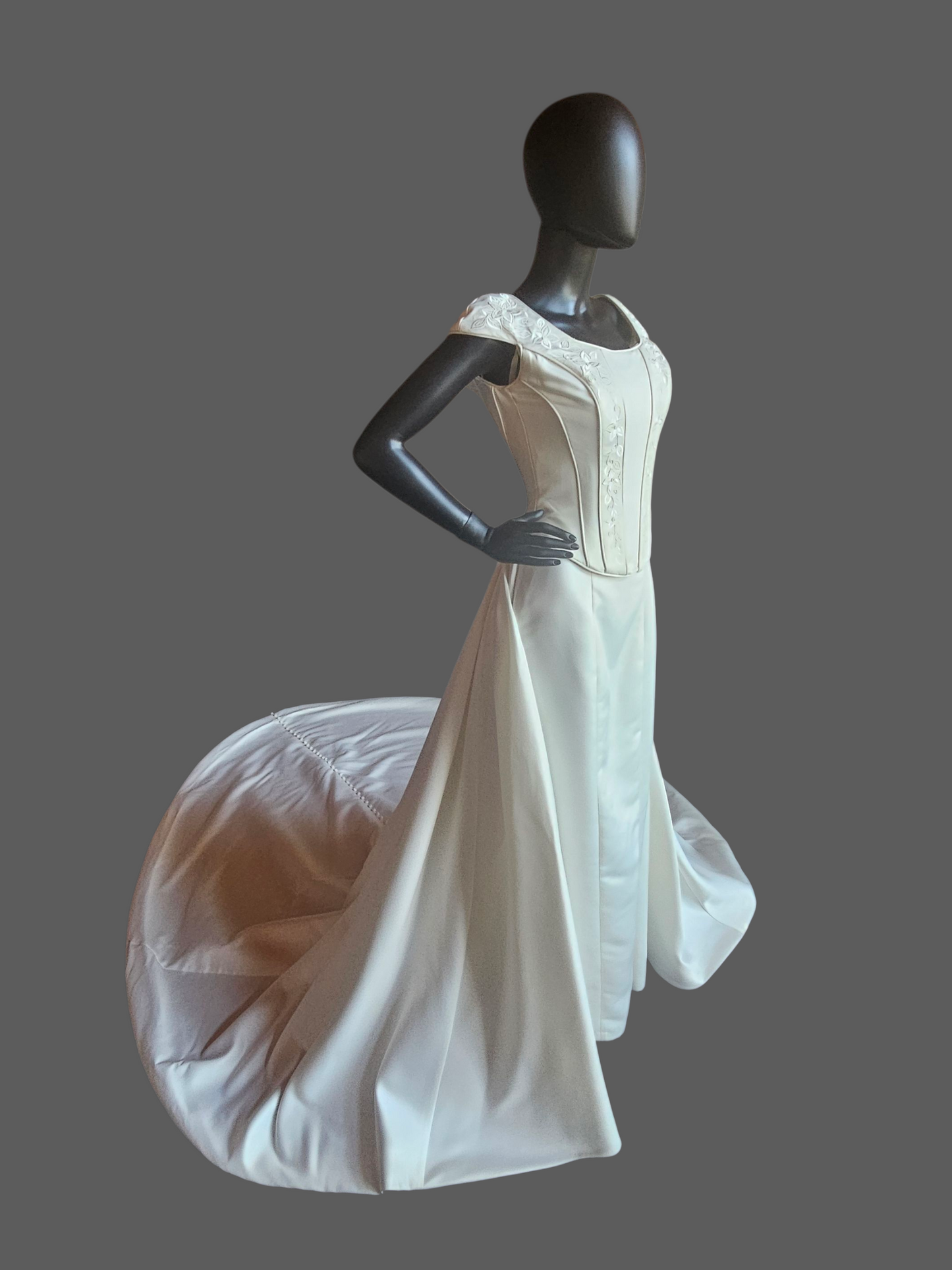 Fitted Cap Sleeve Basque Waist 3 Piece Wedding Gown - Detatchable Train