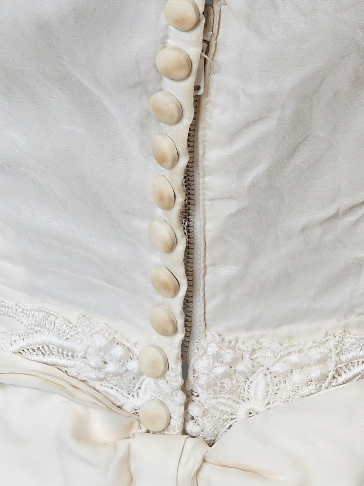 Vintage 60's Straight Cut Bateau Neck 3/4 Sleeve Wedding Gown W/Detachable Train