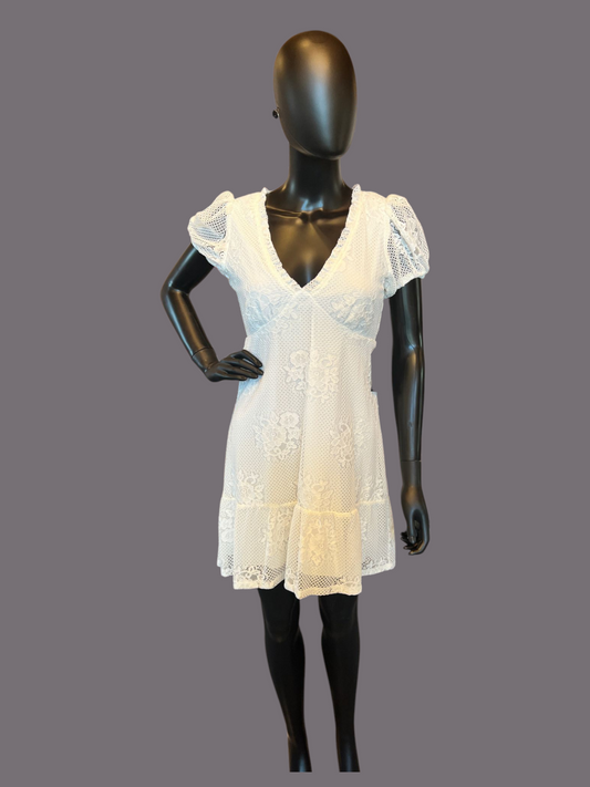 White Stretch Lace V-Neck Cap Short Sleeve Dress - NWT - Speechless