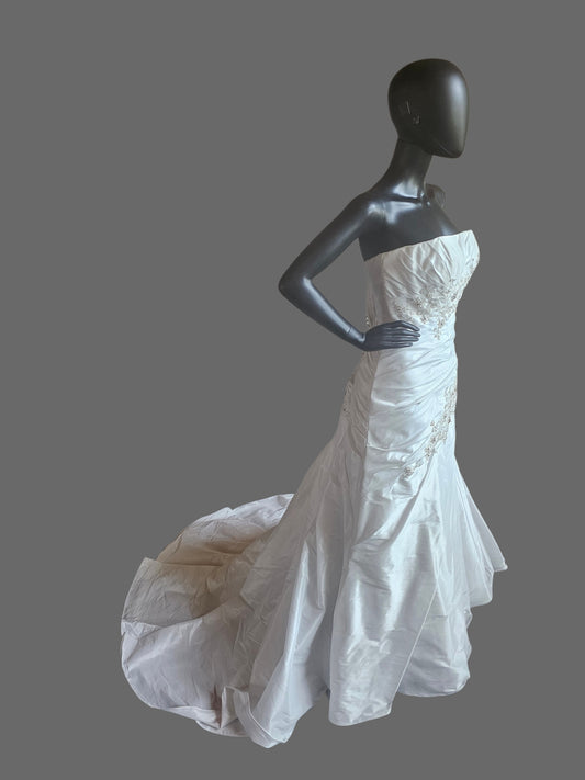 White Taffeta Side Sweep Detailed Applique Strapless - Casablanca