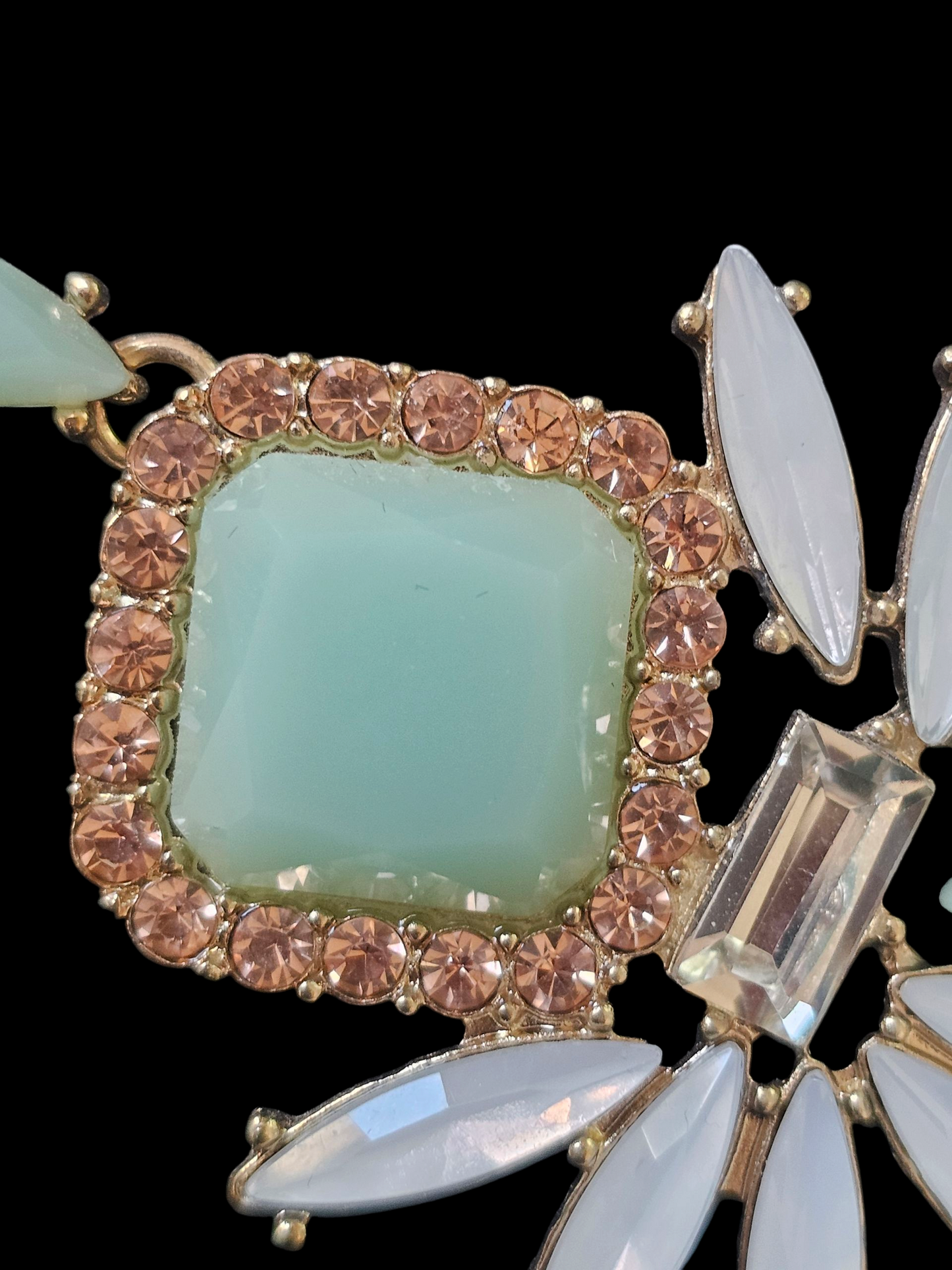 Gold/Mint/Peach Crystal Necklace/Earring Set