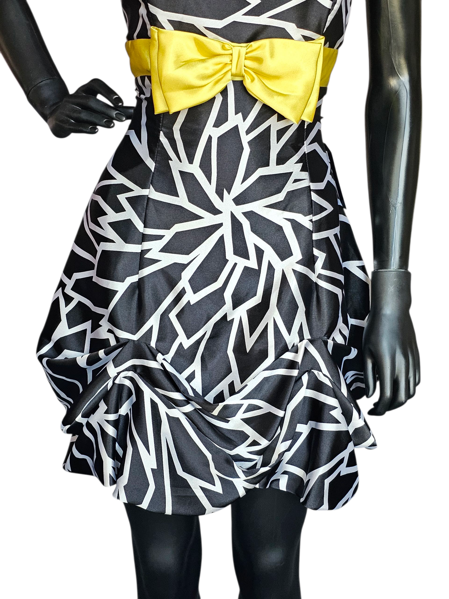 Vintage Y2K Black/White Abstract Yellow Accent Cocktail/Party Dress - Jessica McClintock Gunne Sax